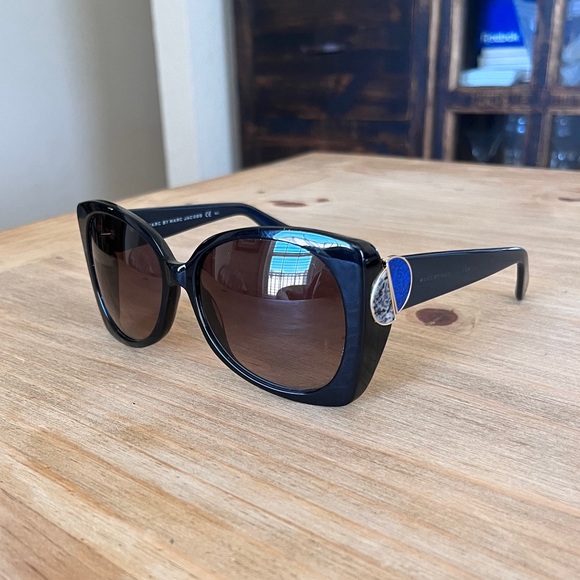 Marc Jacobs Accessories - Marc Jacobs Sunglasses